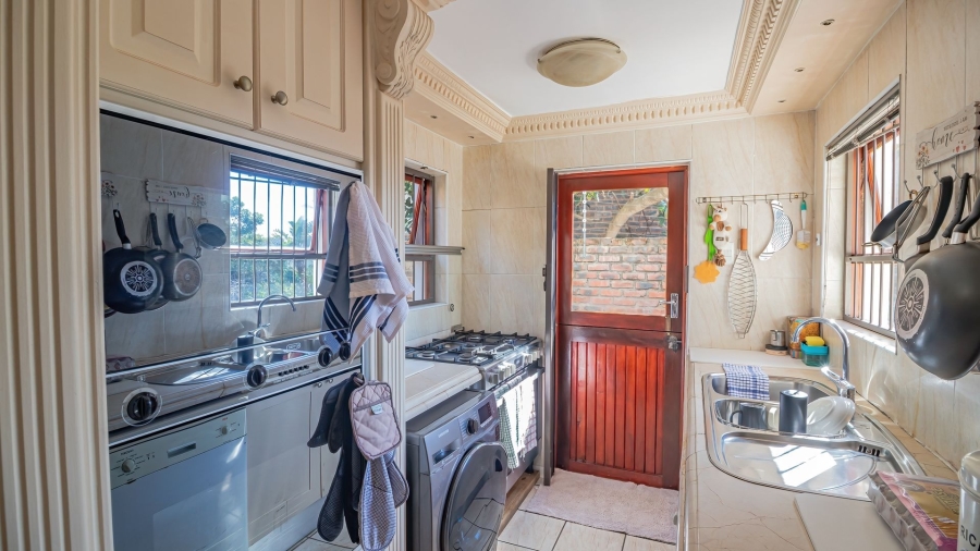 4 Bedroom Property for Sale in Bonza Bay Eastern Cape
